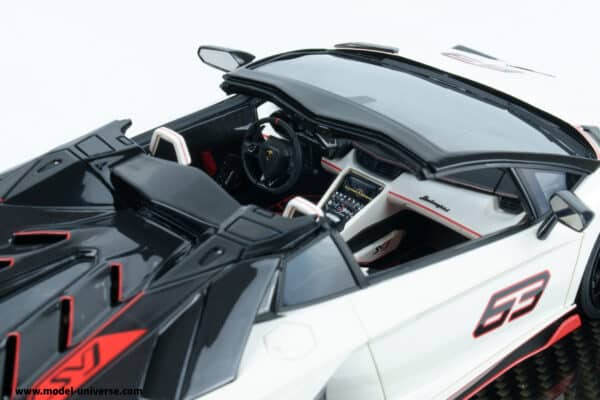 Runner - 1:18 Lamborghini Aventador Roadster SVJ No.63 White - Limited Edition Resin Model