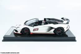 Runner - 1:18 Lamborghini Aventador Roadster SVJ No.63 White - Limited Edition Resin Model
