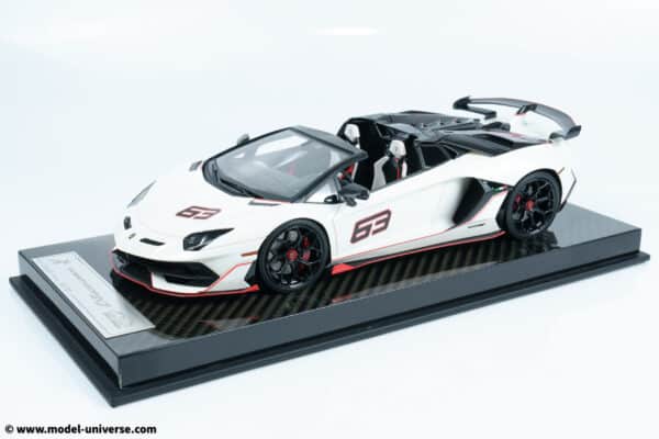 Runner - 1:18 Lamborghini Aventador Roadster SVJ No.63 White - Limited Edition Resin Model