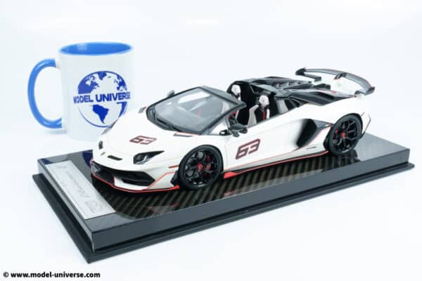 Runner - 1:18 Lamborghini Aventador Roadster SVJ No.63 White - Limited Edition Resin Model