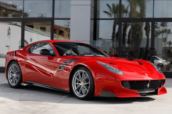 Looksmart 1:12 Ferrari F12 TDF Rosso Corsa 2016 (LS1223B) Resin Model