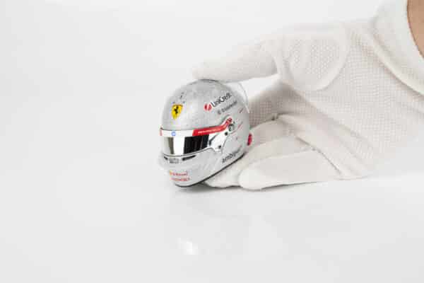LookSmart 1:5 Replica Helmet Lewis Hamilton Las Vegas GP 2025 (LSHEL027) Resin Model 13 LookSmart 1:5 Replica Helmet Lewis Hamilton Las Vegas GP 2025 (LSHEL027) Resin Model