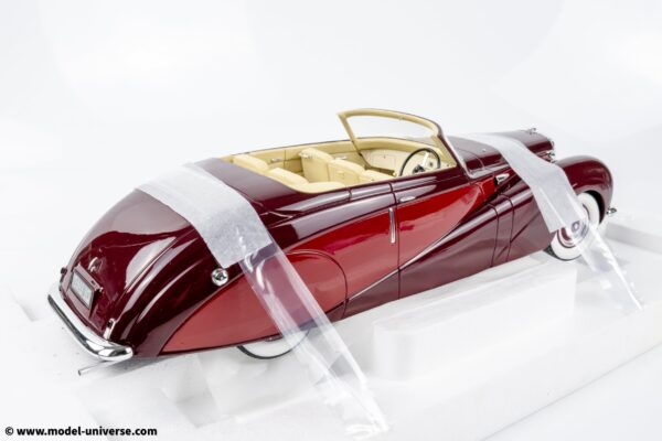 Matrix - 1:18 Daimler DE36 Hooper "Green Goddess" 1953 Red - Limited Edition Resin Model