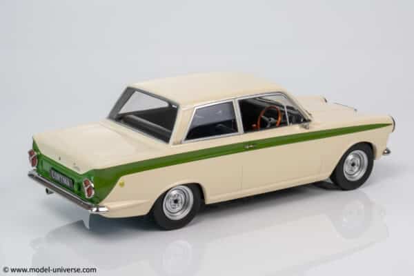 MCG - 1:18 Ford Lotus Cortina Mk.1 1963 White/Green - Diecast Model