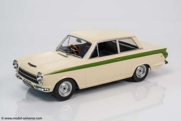 MCG - 1:18 Ford Lotus Cortina Mk.1 1963 White/Green - Diecast Model