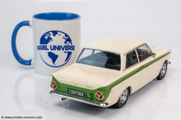 MCG - 1:18 Ford Lotus Cortina Mk.1 1963 White/Green - Diecast Model