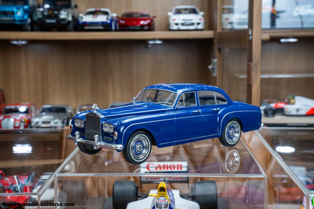 MCG 1:18 Rolls-Royce Silver Cloud III Flying Track by H.J. Mulliner in Dark Blue Diecast Model Now Available