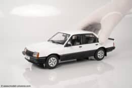 MCG - 1:18 Vauxhall Cavalier SRi White 1981 (UK RHD Exclusive) - Limited Edition Diecast Model
