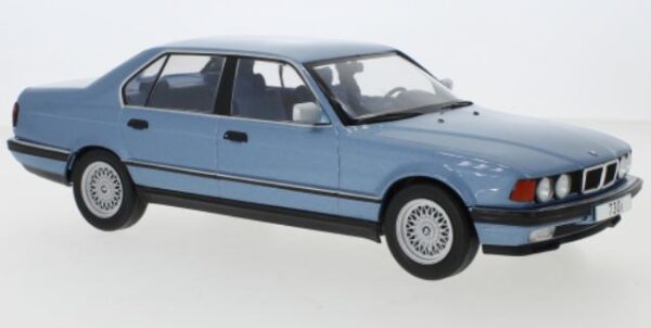 mcg - 1:18 bmw 730i (e32) metallic blue 1992 7 series diecast model