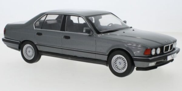 mcg - 1:18 bmw 730i (e32) metallic grey 1992 7 series diecast model