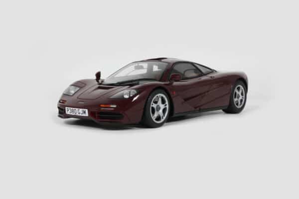 GT Spirit - 1:18 McLaren F1 Red 1992 (Rowan Atkinson's Car) - Limited Edition Resin Model