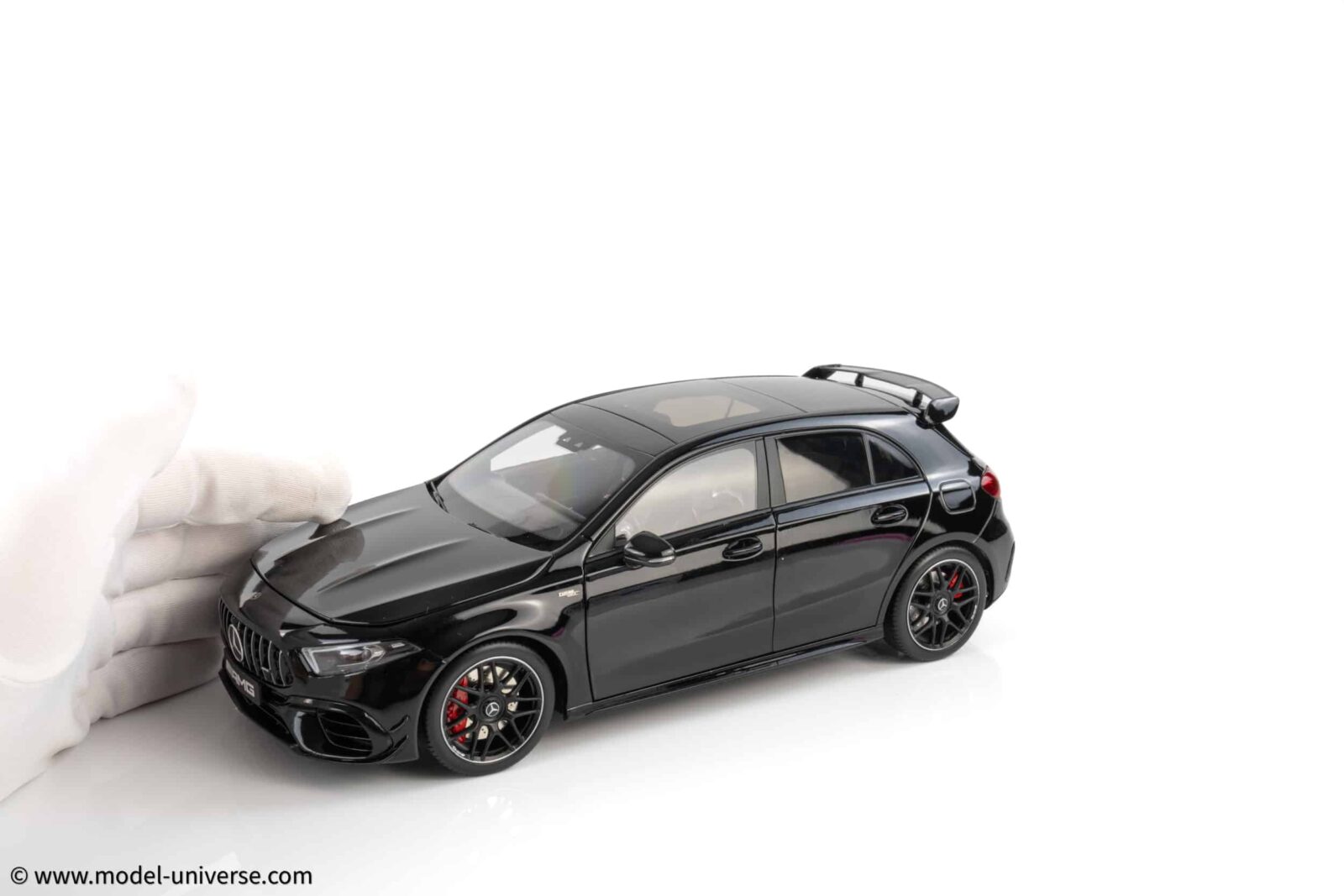 NZG - 1:18 Mercedes-AMG A45 S 4Matic + Cosmos Black - Diecast Model