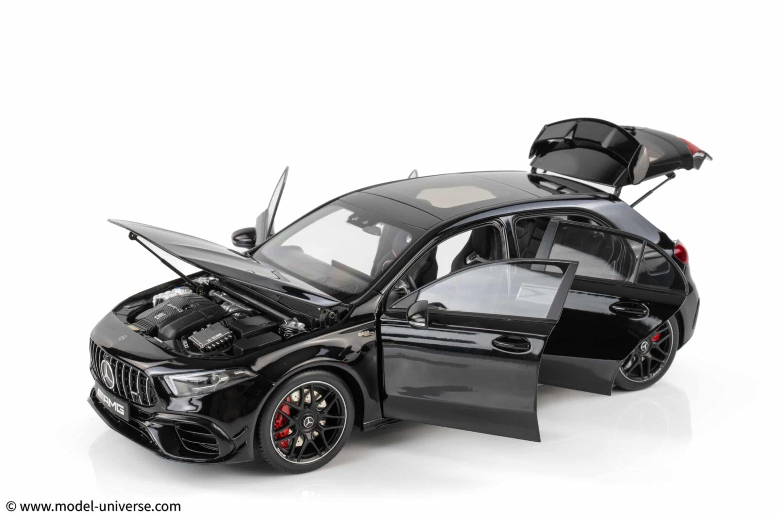 NZG - 1:18 Mercedes-AMG A45 S 4Matic + Cosmos Black - Diecast Model