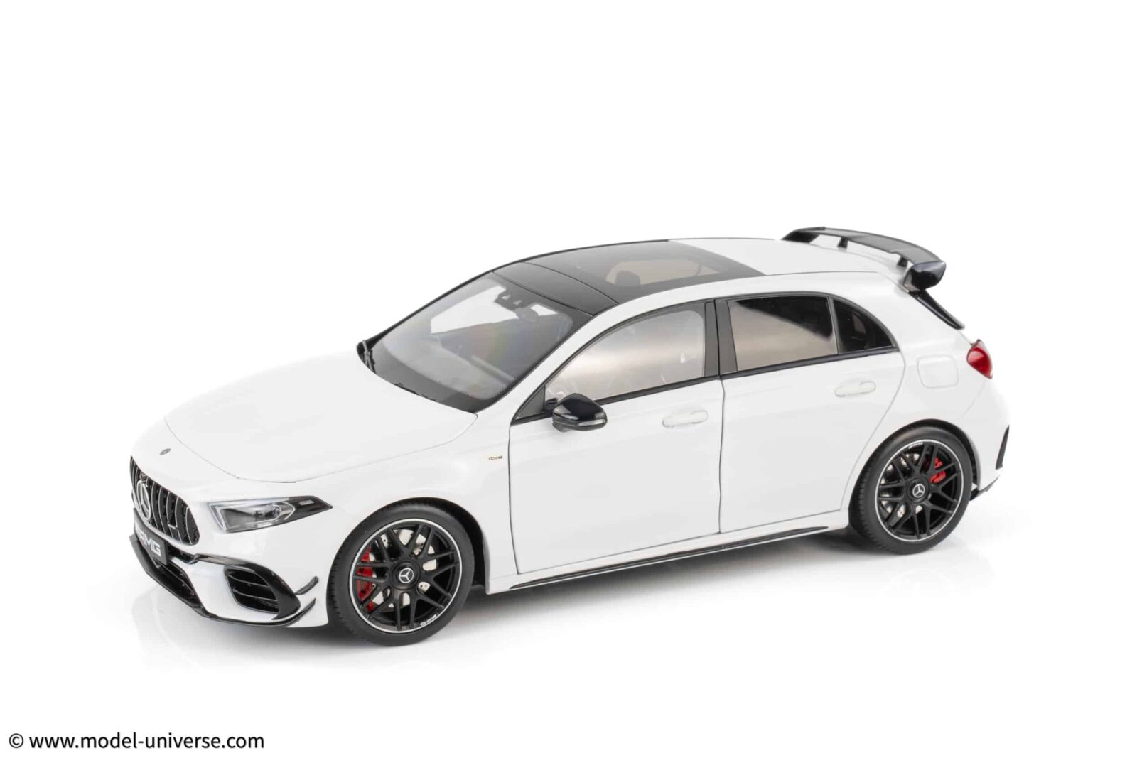 NZG - 1:18 Mercedes-AMG A45 S 4Matic+ Polar White - Diecast Model