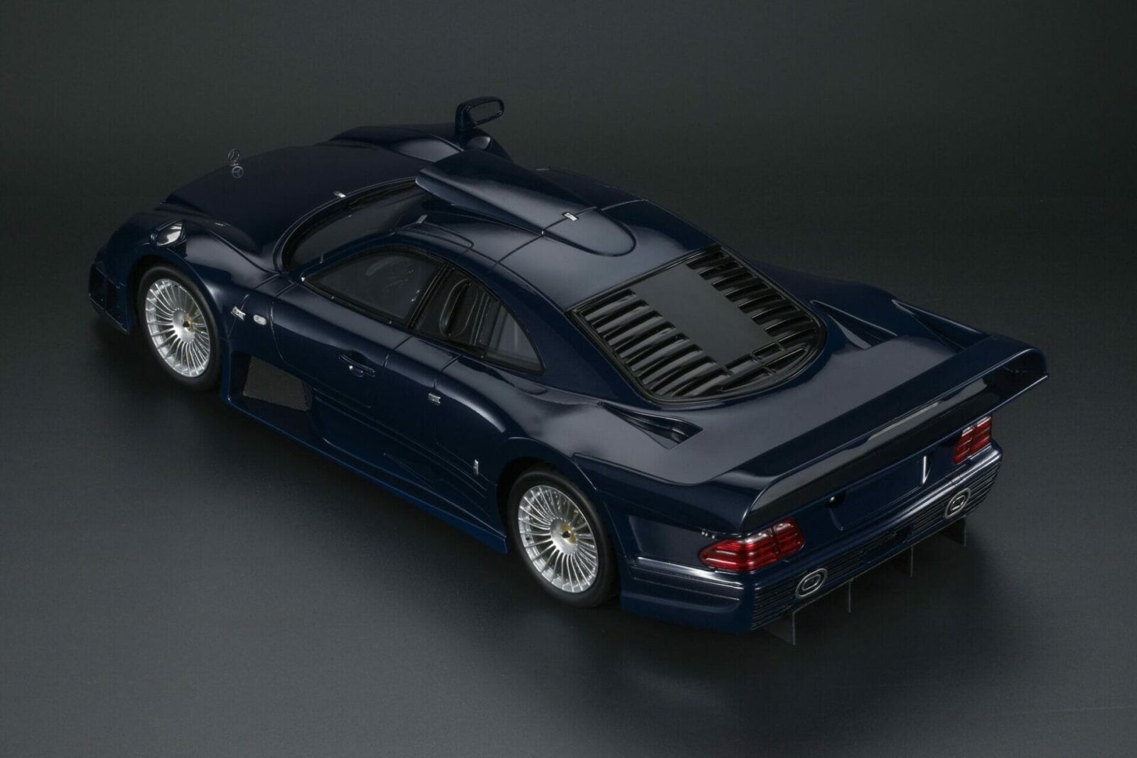 Top Marques - 1:12 Mercedes Benz CLK GTR Dark Blue Metallic 1998