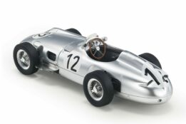 GP Replicas - 1:18 Mercedes-Benz W196 Open Wheel 1955 British GP #12 Stirling Moss - Limited Edition Resin Model