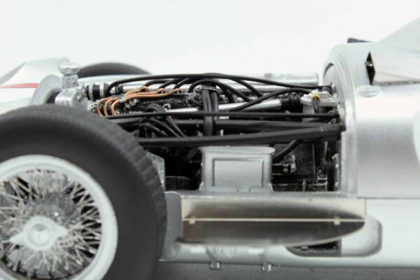 GP Replicas - 1:18 Mercedes-Benz W196 Open Wheel 1955 British GP #12 Stirling Moss - Limited Edition Resin Model