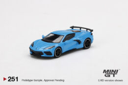 MGT00251-L - 1/64 CHEVROLET CORVETTE STINGRAY 2020 RAPID BLUE (LHD)