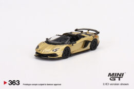 MGT00363-L - 1/64 LAMBORGHINI AVENTADOR SVJ ROADSTER ORO ELIOS (LHD)