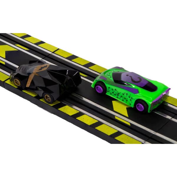 micro scalextric batman vs the riddler set battery powered race set - 1:64 (g1170m)