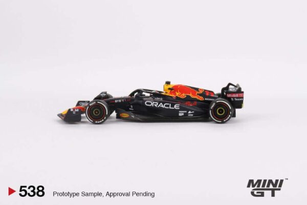 mini gt - 1:64 oracle red bull racing rb18 #11 sergio perez 2022 abu dhabi grand prix 3rd place