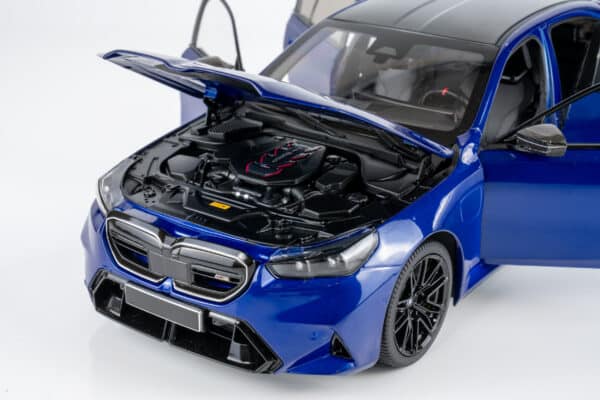 Minichamps 1:18 BMW M5 2024 (G90) 2024 Blue Metallic (110023802) Diecast Model 13 Minichamps 1:18 BMW M5 2024 (G90) 2024 Blue Metallic (110023802) Diecast Model