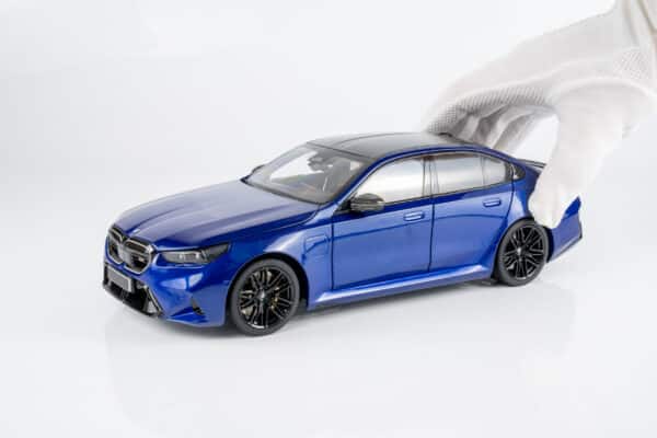 Minichamps 1:18 BMW M5 2024 (G90) 2024 Blue Metallic (110023802) Diecast Model 17 Minichamps 1:18 BMW M5 2024 (G90) 2024 Blue Metallic (110023802) Diecast Model