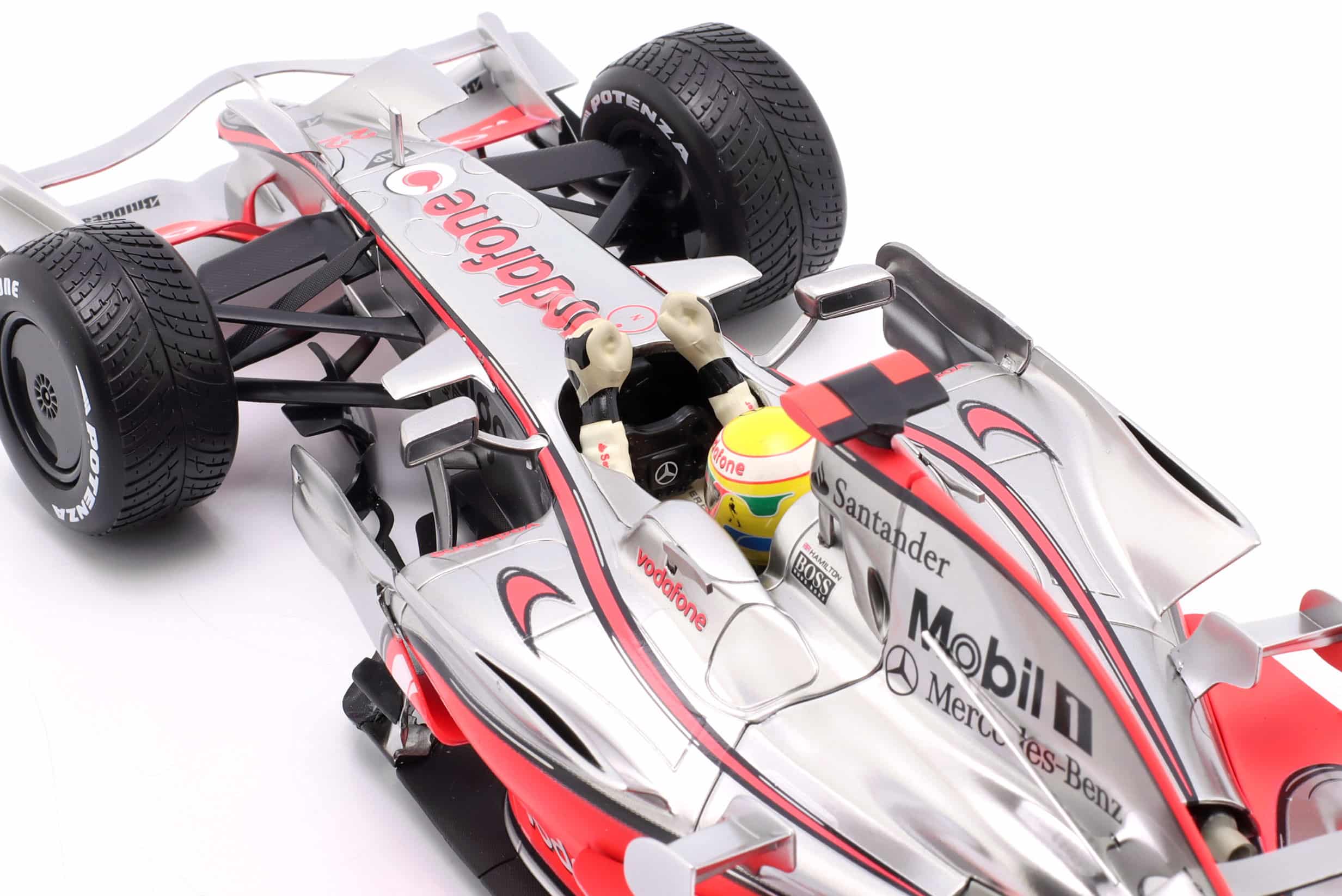 Minichamps 1:18 McLaren MP4/23 No.22 Lewis Hamilton Brazilian GP F1 World Champion 2008 (533081832) Diecast Model 6 Minichamps 1:18 McLaren MP4/23 No.22 Lewis Hamilton Brazilian GP F1 World Champion 2008 (533081832) Diecast Model