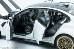 Minichamps - 1:18 BMW M3 CS Frozen White 2023 - Diecast Model
