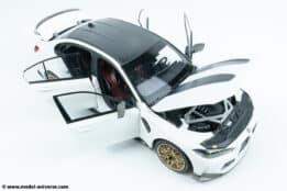 Minichamps - 1:18 BMW M3 CS Frozen White 2023 - Diecast Model