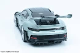Minichamps - 1:18 Porsche 911 (992) GT3 RS 2023 Silver - Limited Edition Diecast Model