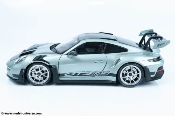 Minichamps - 1:18 Porsche 911 (992) GT3 RS 2023 Silver - Limited Edition Diecast Model