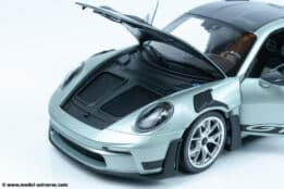 Minichamps - 1:18 Porsche 911 (992) GT3 RS 2023 Silver - Limited Edition Diecast Model