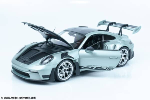 Minichamps - 1:18 Porsche 911 (992) GT3 RS 2023 Silver - Limited Edition Diecast Model