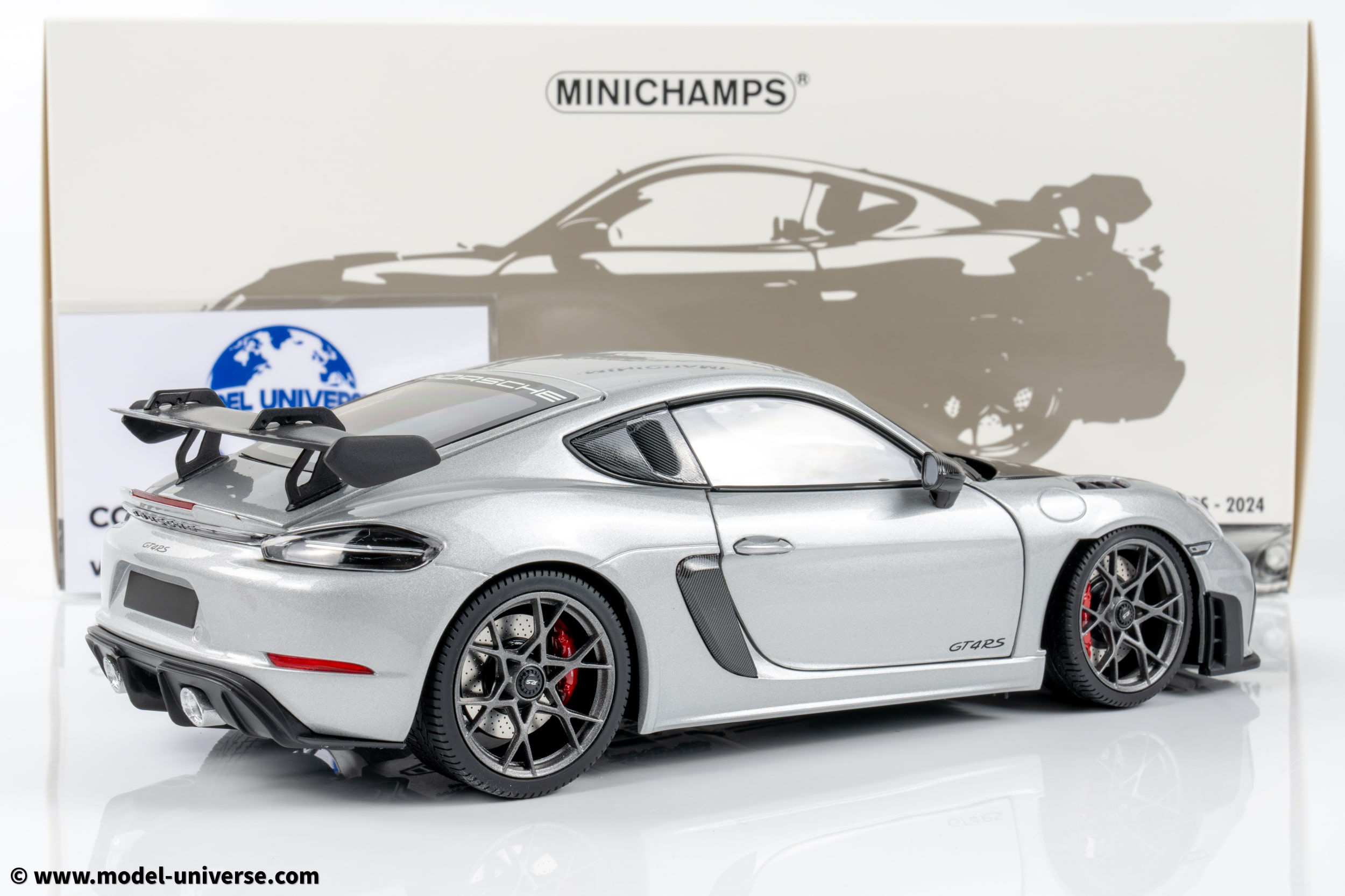 Minichamps - 1:18 Porsche Cayman GT4 RS Silver Metallic w/Weissach Package 2024 - Diecast Model
