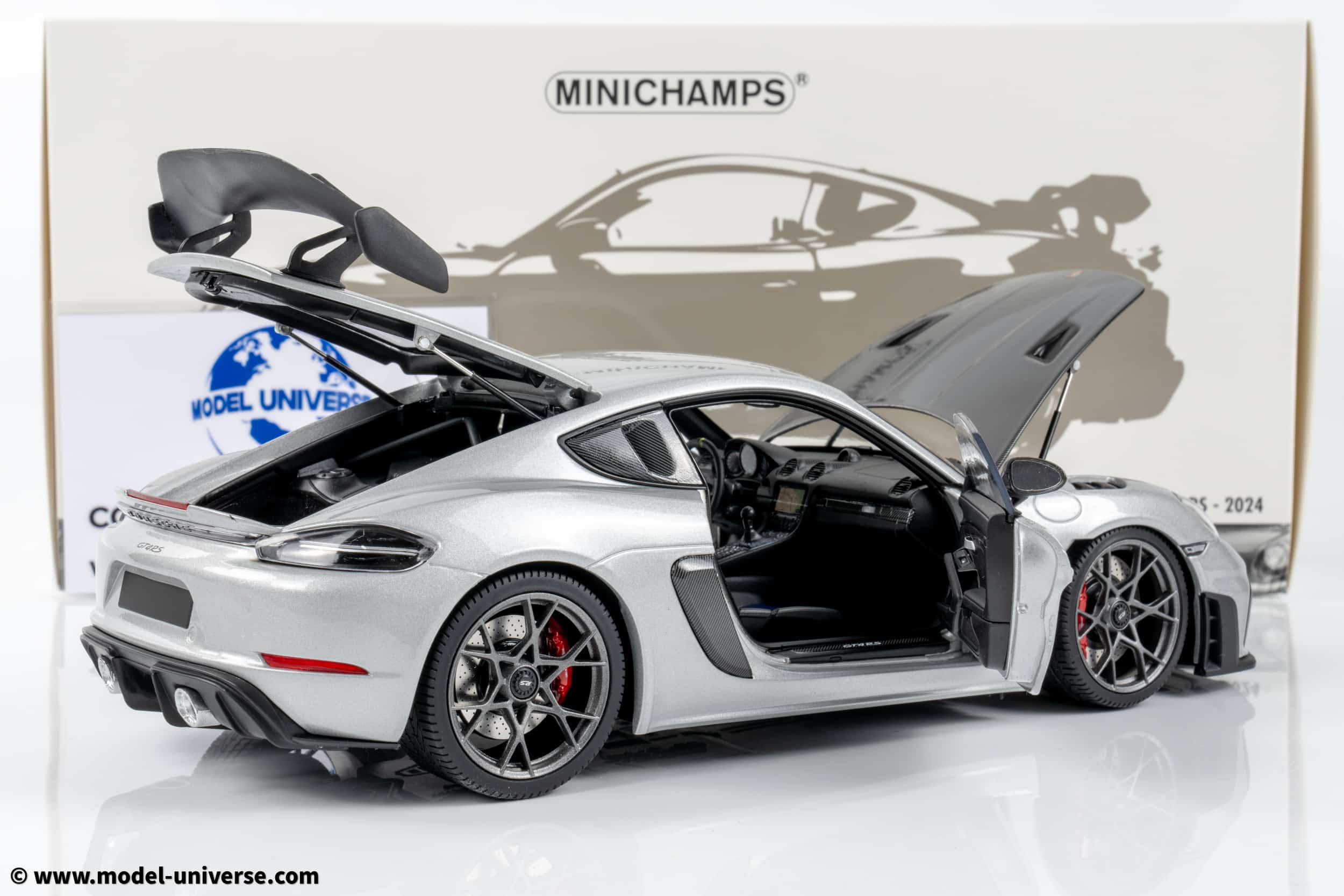 Minichamps - 1:18 Porsche Cayman GT4 RS Silver Metallic w/Weissach Package 2024 - Diecast Model