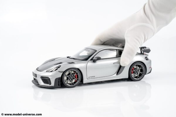 Minichamps - 1:18 Porsche Cayman GT4 RS Silver Metallic w/Weissach Package 2024 (110062122) Diecast Model 21 Minichamps - 1:18 Porsche Cayman GT4 RS Silver Metallic w/Weissach Package 2024 - Diecast Model