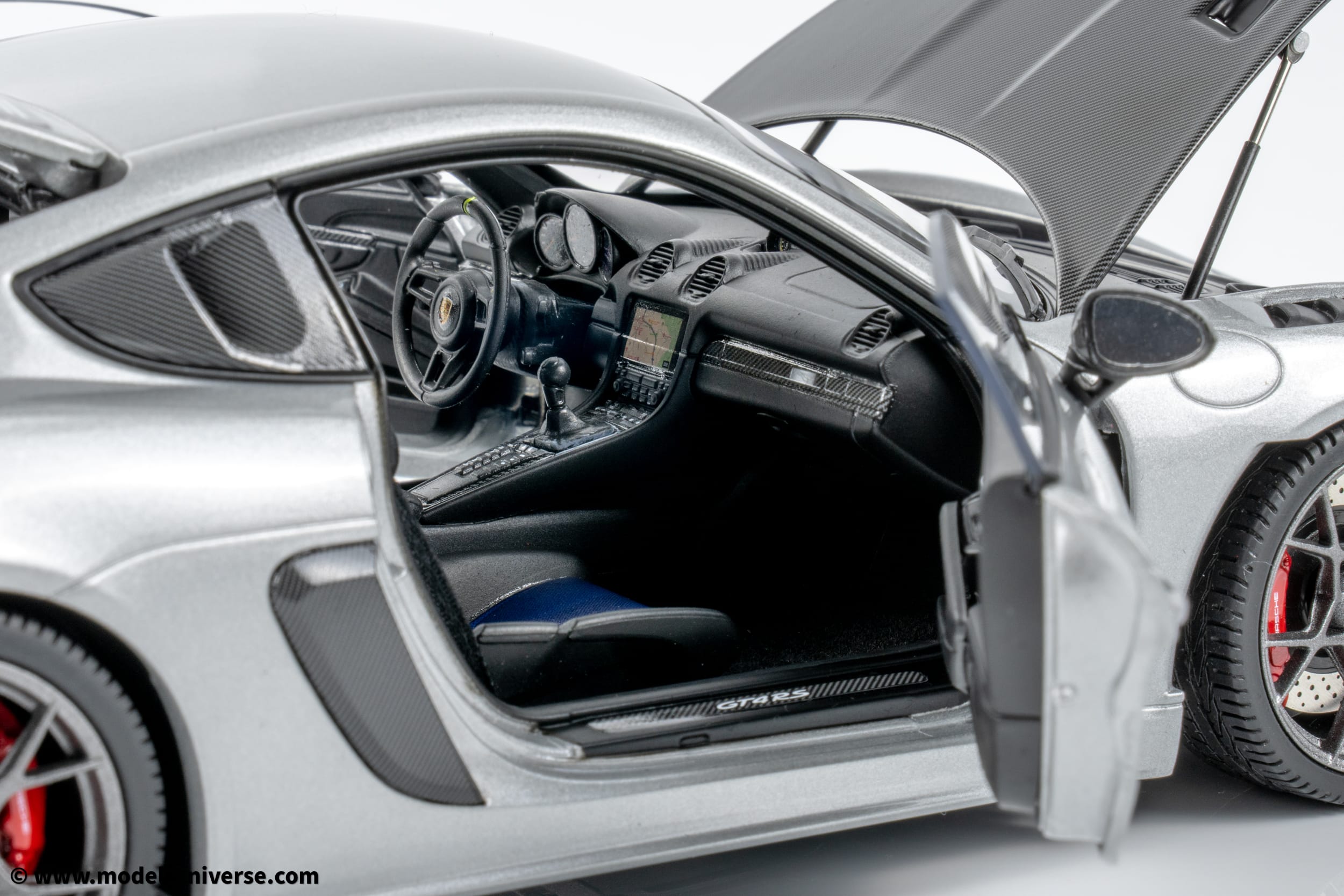 Minichamps - 1:18 Porsche Cayman GT4 RS Silver Metallic w/Weissach Package 2024 - Diecast Model