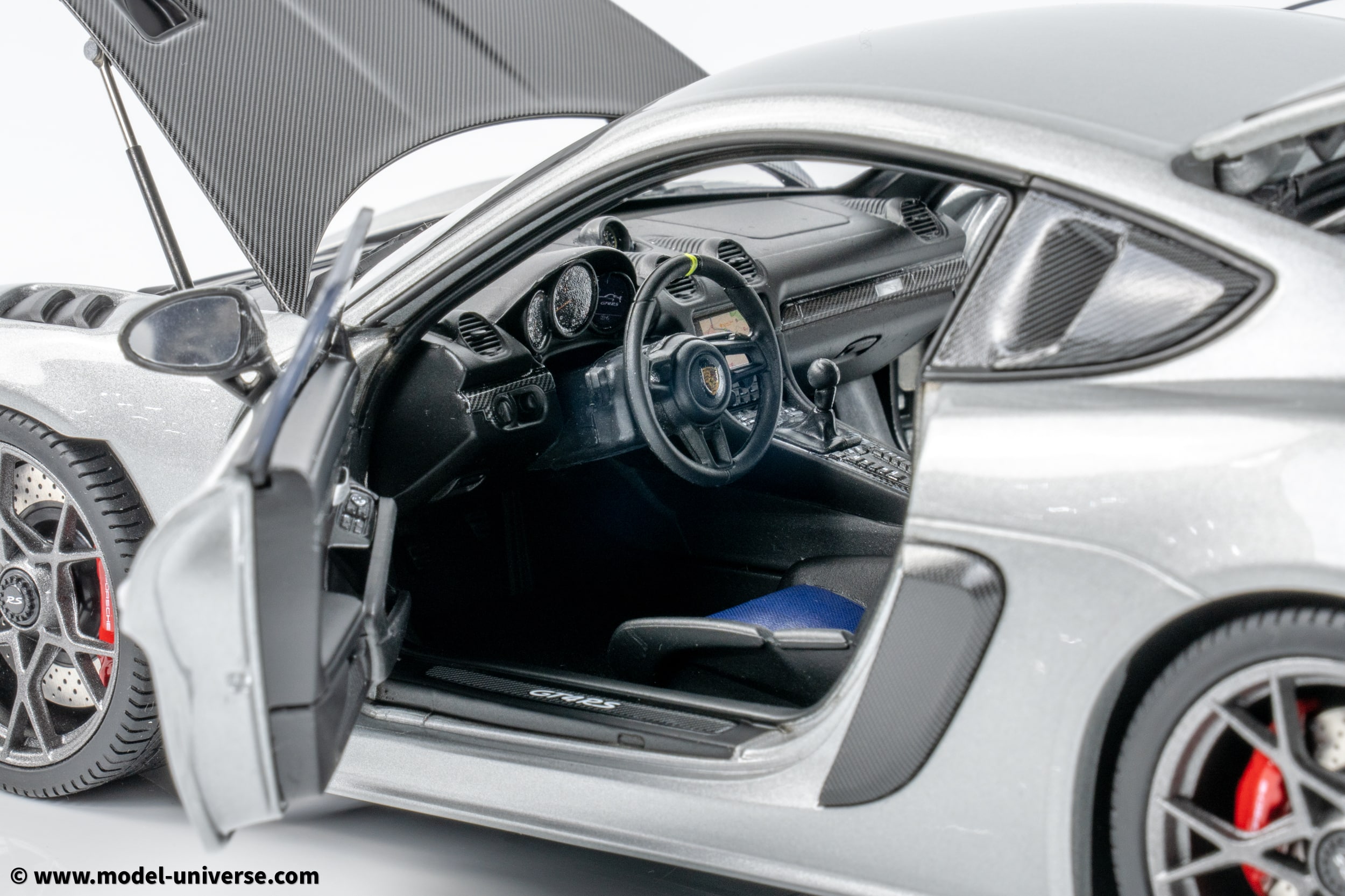 Minichamps - 1:18 Porsche Cayman GT4 RS Silver Metallic w/Weissach Package 2024 - Diecast Model