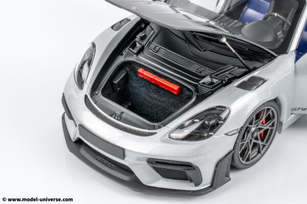 Minichamps - 1:18 Porsche Cayman GT4 RS Silver Metallic w/Weissach Package 2024 (110062122) Diecast Model 26 Minichamps - 1:18 Porsche Cayman GT4 RS Silver Metallic w/Weissach Package 2024 - Diecast Model