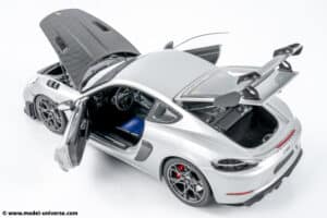 Minichamps - 1:18 Porsche Cayman GT4 RS Silver Metallic w/Weissach Package 2024 - Diecast Model