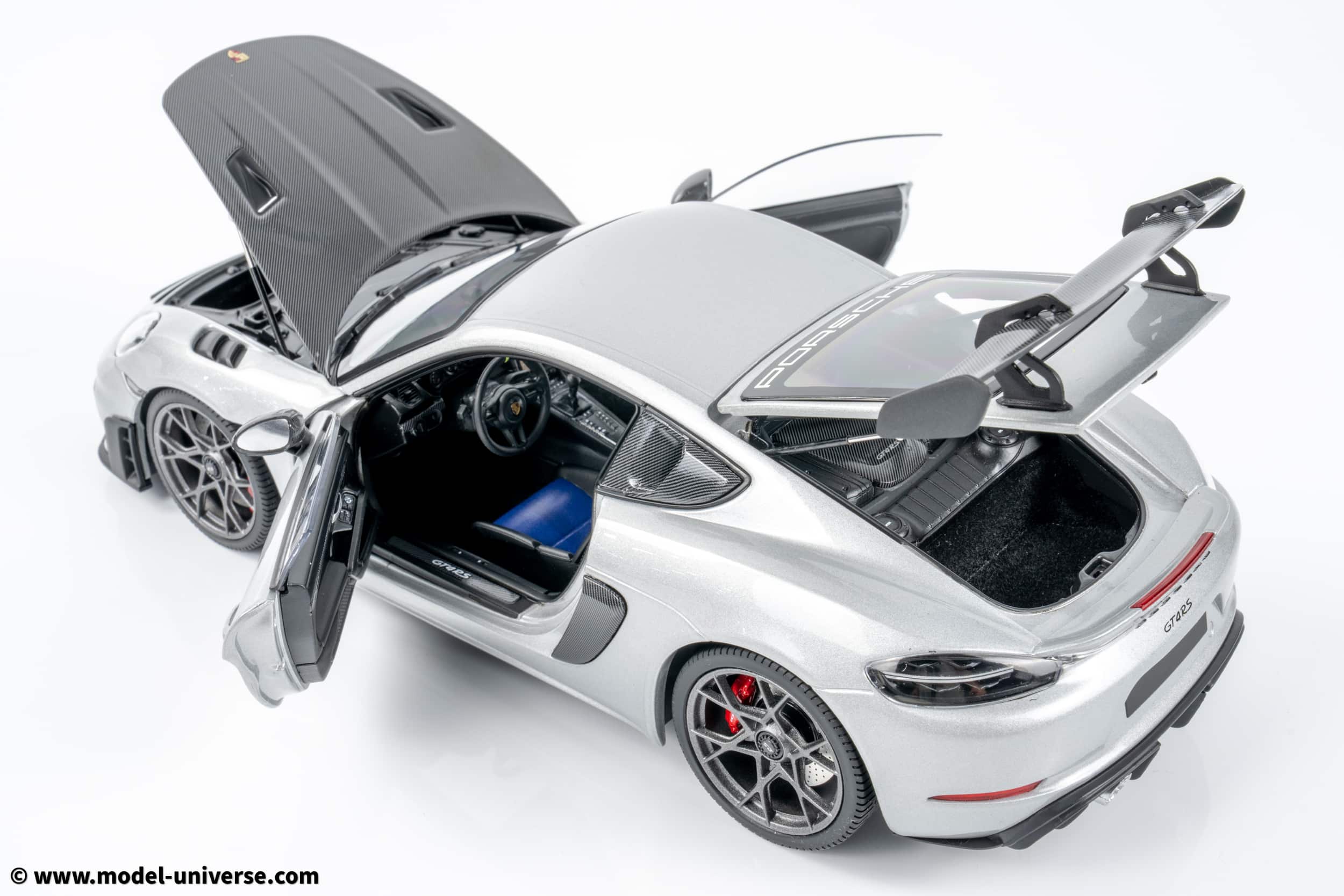 Minichamps - 1:18 Porsche Cayman GT4 RS Silver Metallic w/Weissach Package 2024 - Diecast Model
