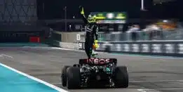 Minichamps - 1:18 Mercedes-AMG F1 W15 No.44 Lewis Hamilton Last Race Abu Dhabi GP 2024 with Driver Figurine Standing - Limited Edition Diecast Model