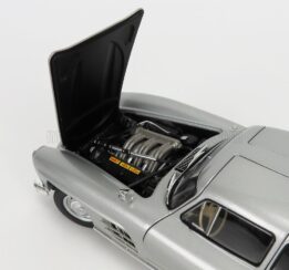 Minichamps - 1:18 Mercedes-Benz 300 Sl (W198 I) Silver (1954)