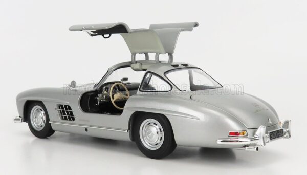 Minichamps - 1:18 Mercedes-Benz 300 Sl (W198 I) Silver (1954)