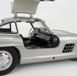 Minichamps - 1:18 Mercedes-Benz 300 Sl (W198 I) Silver (1954)