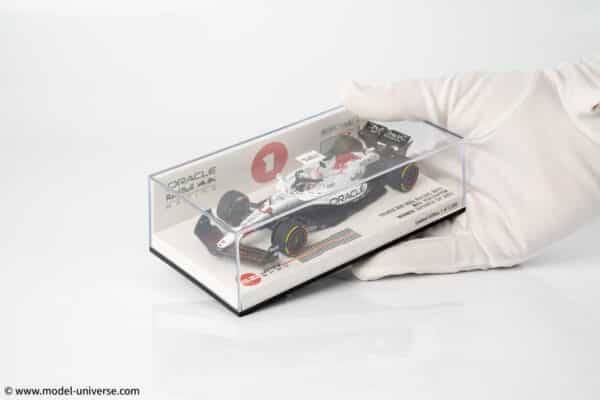 Minichamps - 1:43 Red Bull Racing RB21 No.1 Max Verstappen Winner Japanese GP 2025 - Special White Honda Tribute Livery - Limited Edition Resin Model