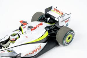 Minichamps - 1:18 Brawn GP BGP001 No.22 Jenson Button World Champion Brazilian GP 2009 with Pitboard - Limited Edition Diecast Model
