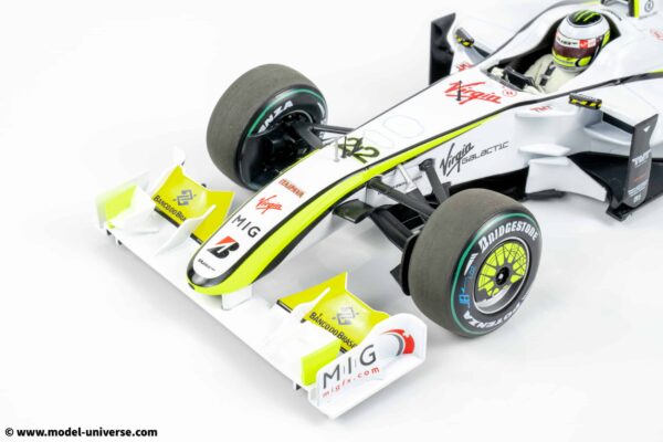 Minichamps - 1:18 Brawn GP BGP001 No.22 Jenson Button World Champion Brazilian GP 2009 with Pitboard - Limited Edition Diecast Model 23 Minichamps - 1:18 Brawn GP BGP001 No.22 Jenson Button World Champion Brazilian GP 2009 with Pitboard - Limited Edition Diecast Model