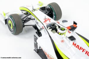 Minichamps - 1:18 Brawn GP BGP001 No.22 Jenson Button World Champion Brazilian GP 2009 with Pitboard - Limited Edition Diecast Model
